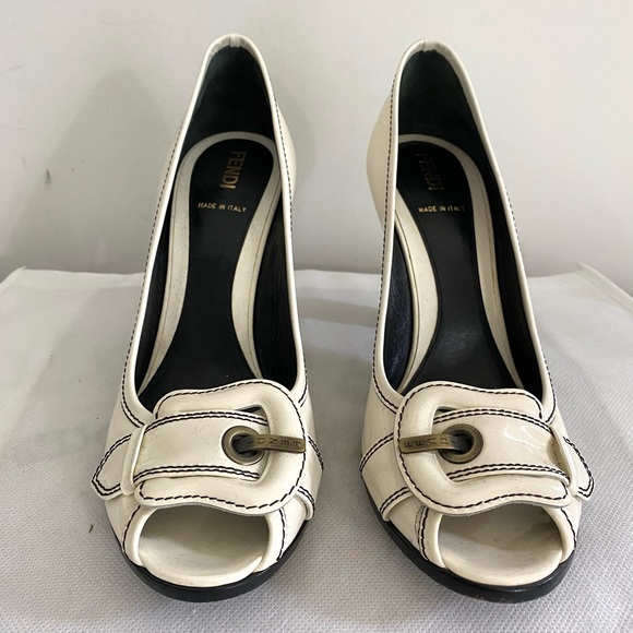 Authentic Fendi heels - Picture 2 of 12